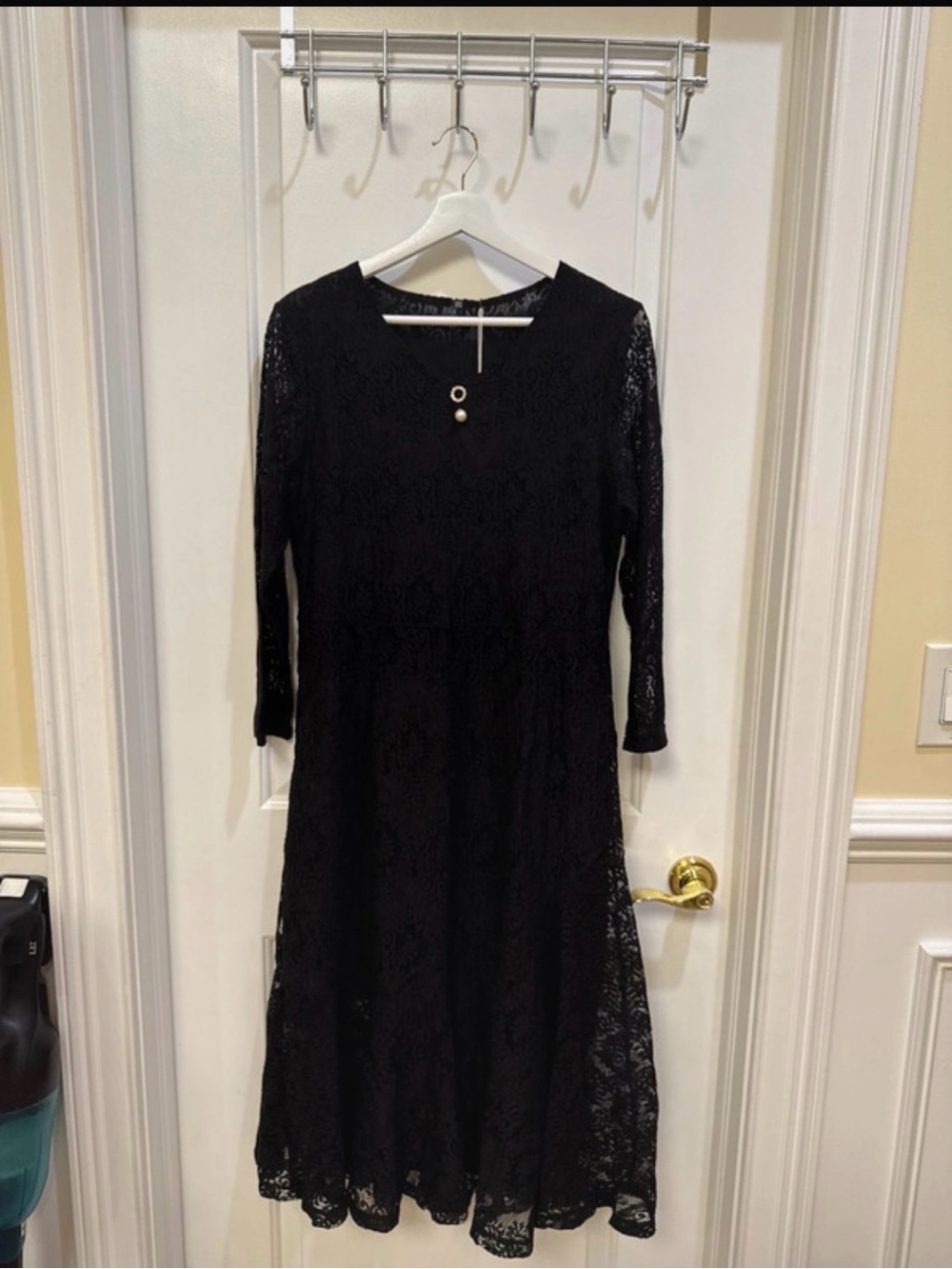 Black Lace Long-Sleeve Midi Dress